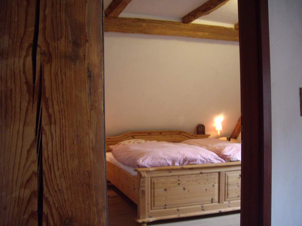 Schlafzimmer 4